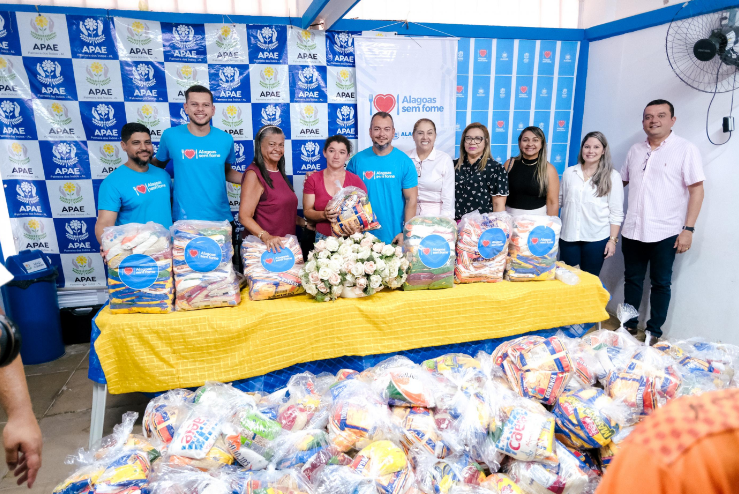 Doação do Alagoas sem Fome beneficia pessoas com deficiência de Palmeira dos Índios