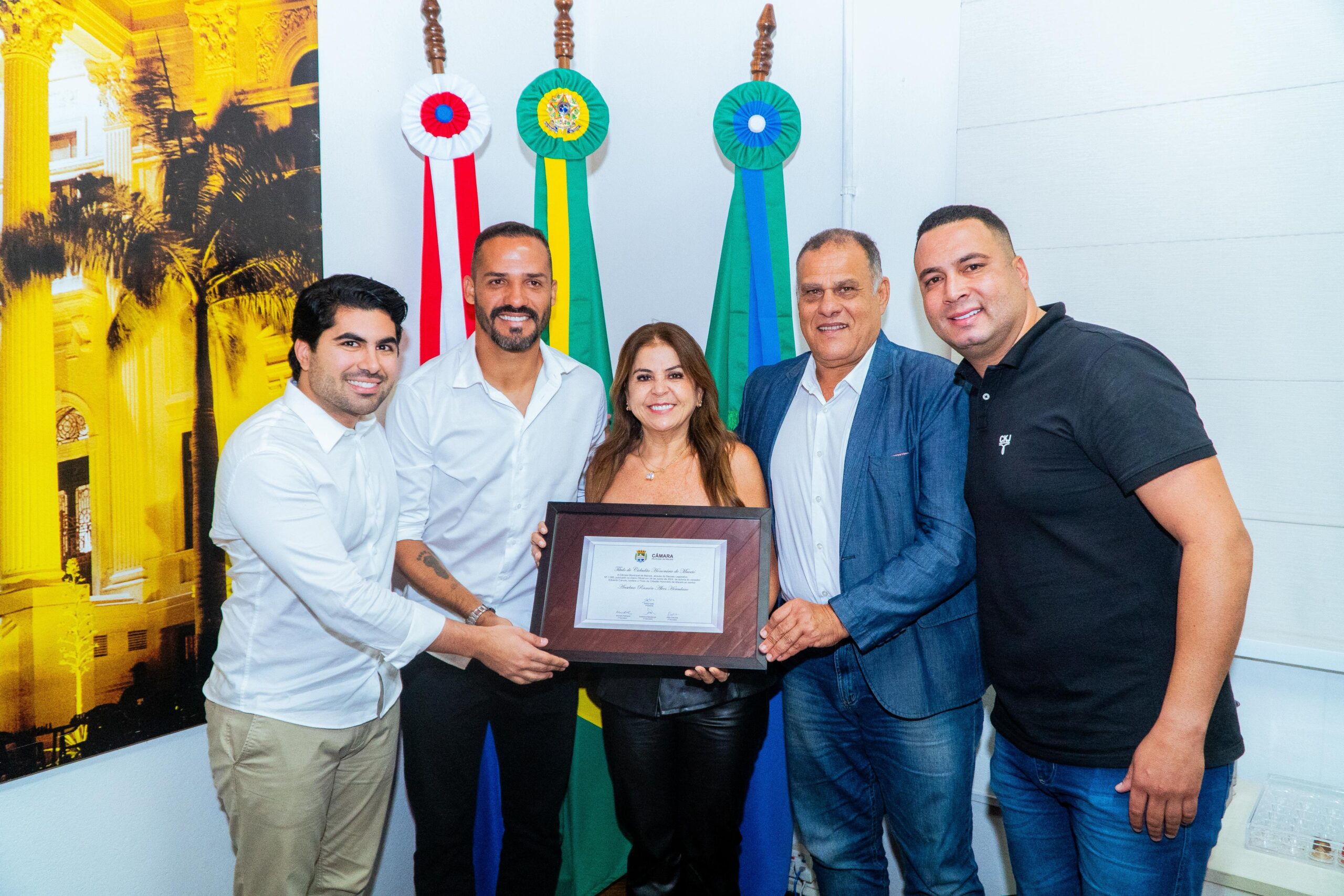 Câmara Municipal entrega Título de Cidadão Honorário de Maceió ao jogador Anselmo Ramon
