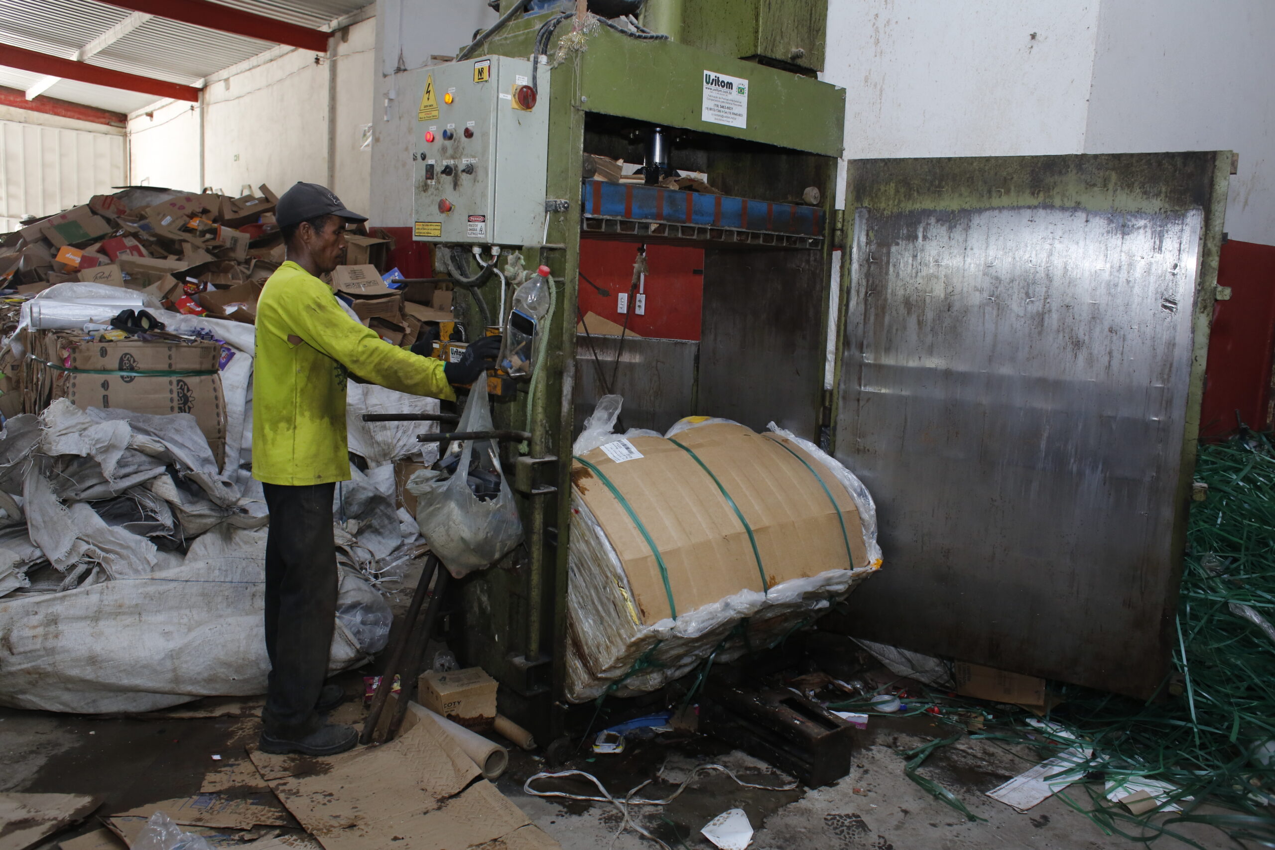 Coruripe recebe comitiva sergipana para conhecer ações exitosas da Cooperativa de Catadores e Catadoras de Material Reciclável São José