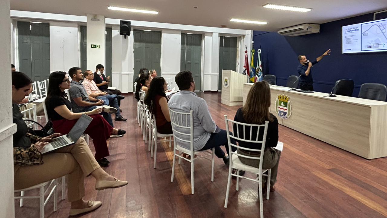 Escola do Legislativo promove atualização dos servidores com oficina sobre ruas e logradouros públicos