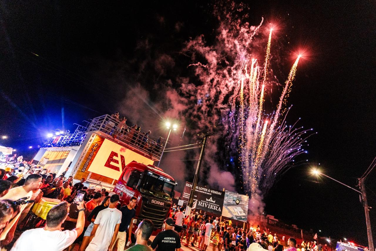 COM EVA E DONA FLÔ, FOLIA DE RUA CHEGA AO LAGO DA PERUCABA COM SEGURANÇA, ORGANIZAÇÃO E ALEGRIA