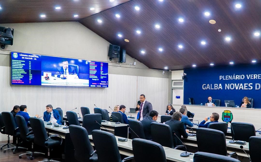 Vereadores debatem regulação de leitos em hospitais e aprovam moção a secretário Mourinha