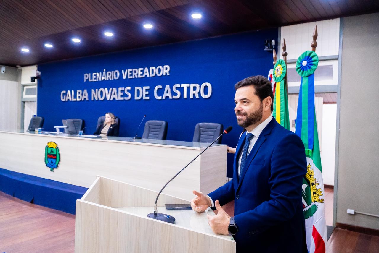 Chico Filho destaca nova realidade do Renasce Salgadinho e critica omissão da BRK