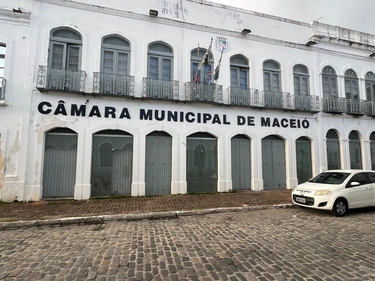 Câmara publica nomeação de mais quatro servidores aprovados no concurso de 2024
