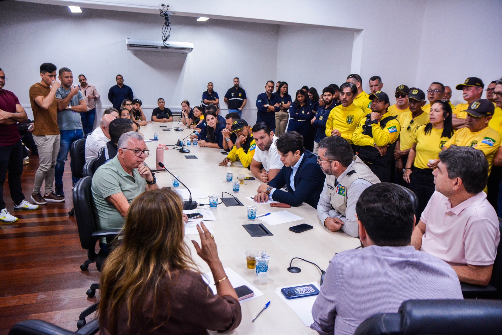 Vereadores recebem servidores do Município para debater votação de benefícios para categorias