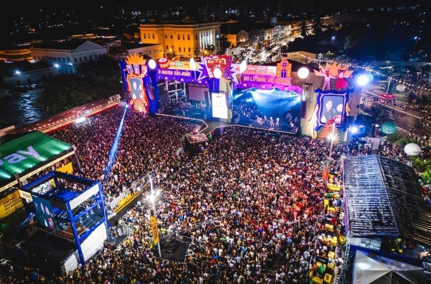 Referências do forró e sertanejo sobem ao palco do São João Massayó nesta quarta-feira (24)